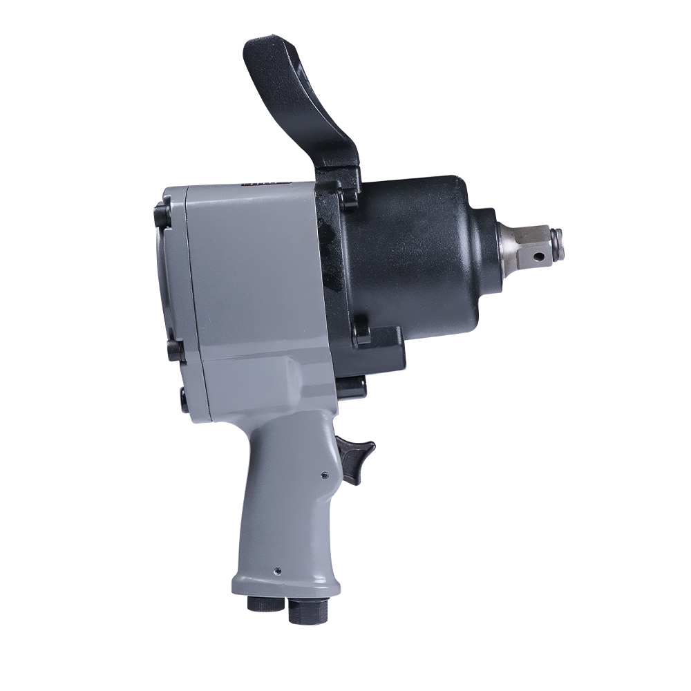 Fubag IW1600 3/4" (1600Нм_6.3бар_3/4") + набор головок_кейс