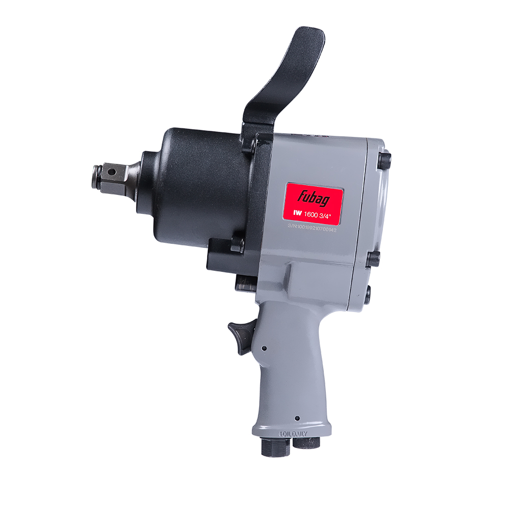 Fubag IW1600 3/4" (1600Нм_6.3бар_3/4") + набор головок_кейс