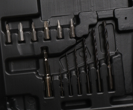 Шуруповерт RF-BT-CD12 20V: аккумул. 20V, 1.3Ah патрон 1-10мм(Li-ion , 0-350/0-1350 об/мин сверло1.5,2,3,4,5,6мм.биты PH1,2 PZ1,2,SL5,6 и битодержатель