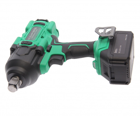 Гайковерт RF-WT02F1162 ударный аккумуляторный 3/4''+набор головок ударных глуб.27,30,32мм(2 БАТАРЕИ,20V,5.0AH LI-ION,1550об/мин,3 реж.усилия:130,400,1
